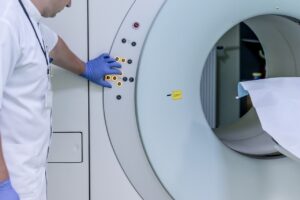 Jak odczytać zdjęcia z rezonansu magnetycznego – praktyczny poradnik dla pacjentów