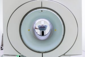 Rezonans magnetyczny kolana – na czym polega badanie, wskazania i przygotowanie
