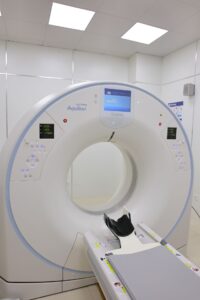 Czy rezonans magnetyczny jest szkodliwy? Fakty i mity o badaniu MRI